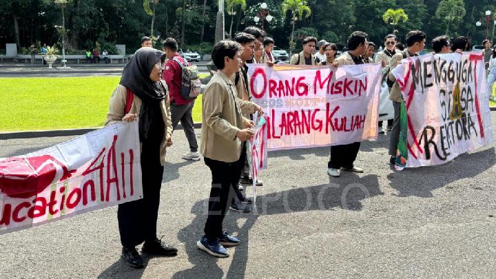 Mahasiswa Gelar Aksi Protes Kebijakan Pendidikan