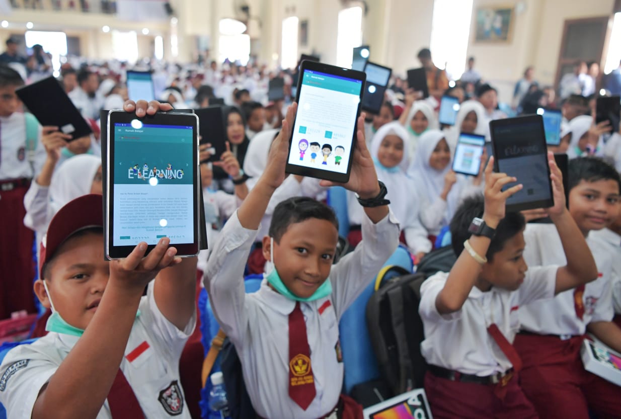 Pemerintah Luncurkan Program Sekolah Digital di 1000 Sekolah